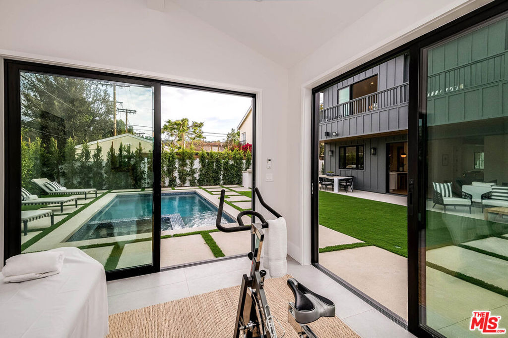 4210 Kraft Avenue - Photo 18