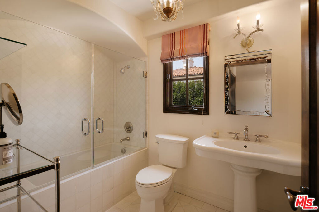 124 N Woodburn Drive - Photo 19