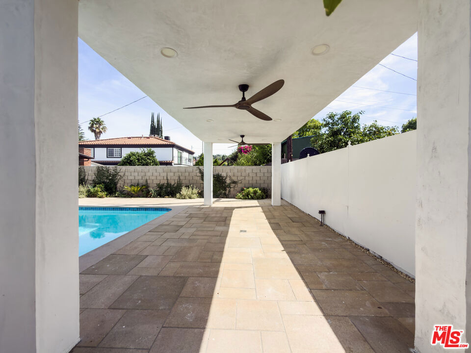 5035 Zelzah Avenue - Photo 18