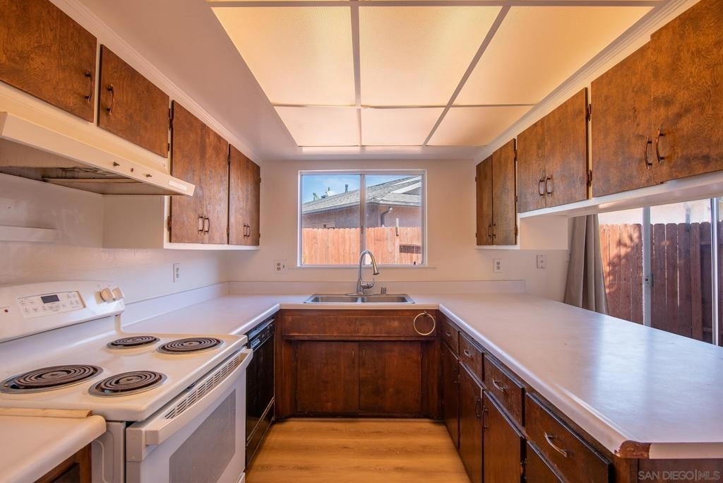 1823 Sparks Ct. - Photo 7