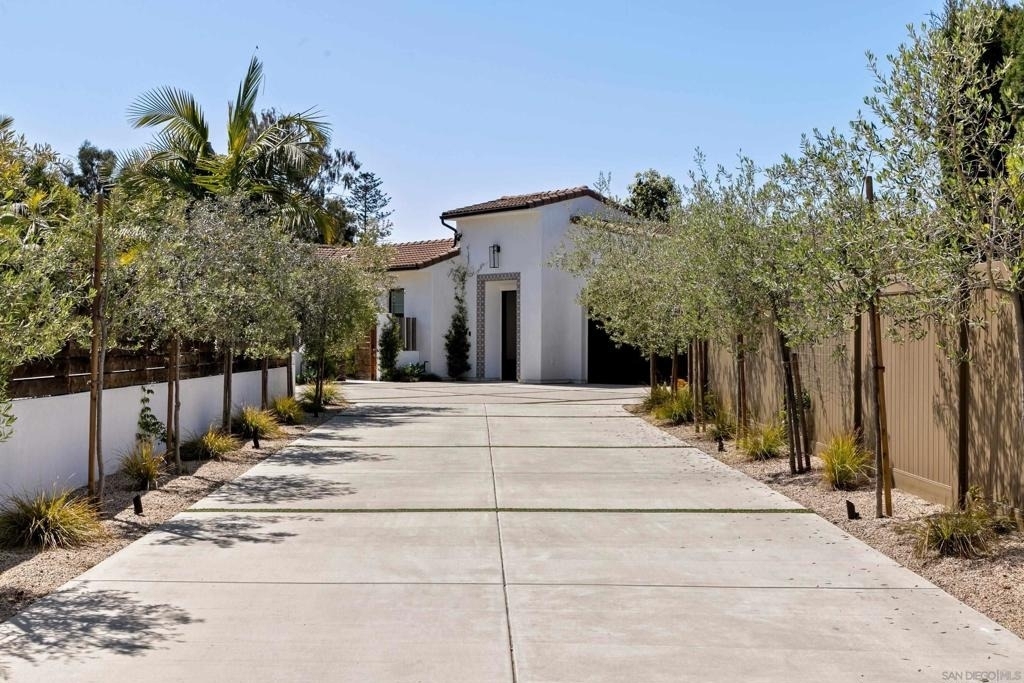 809 Sandy Court - Photo 4