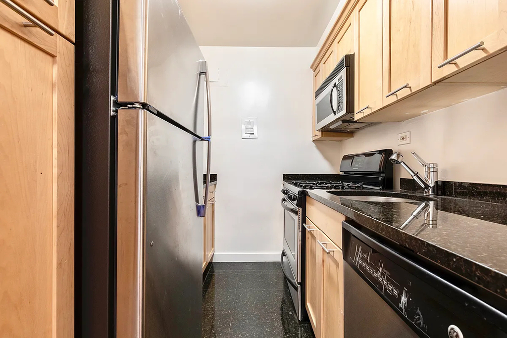 145 4th Avenue, New York, NY 10003 - Photo 4