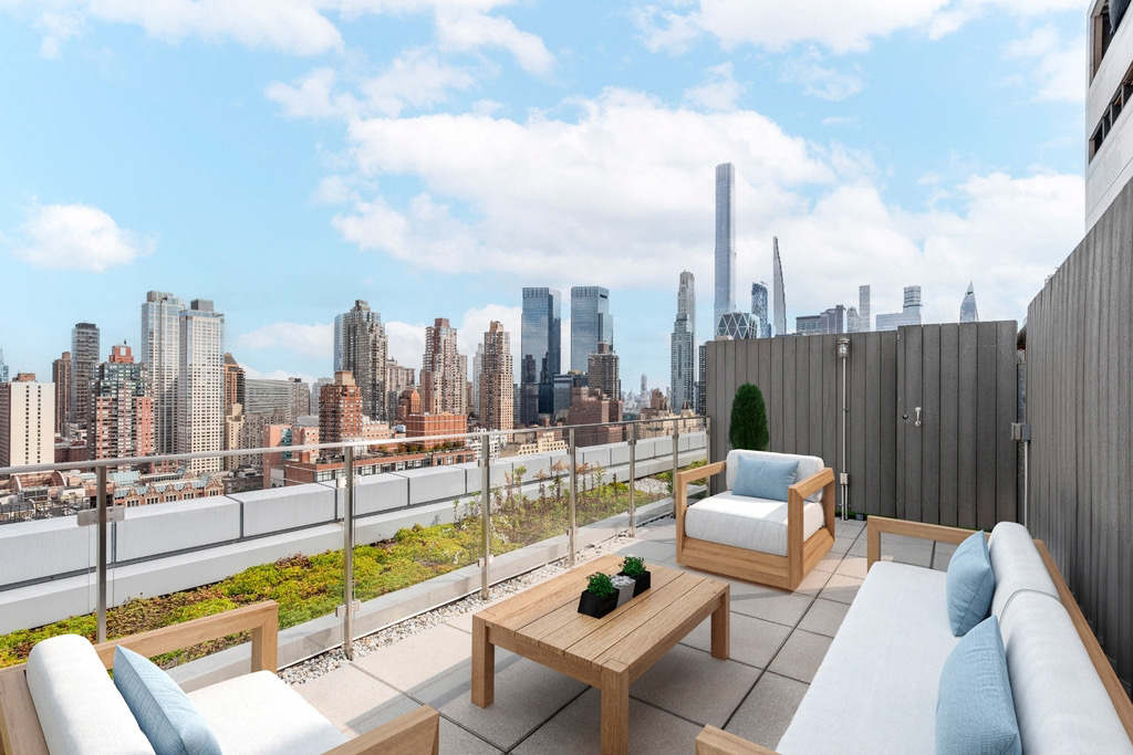 554 West 54th Street - Photo 1