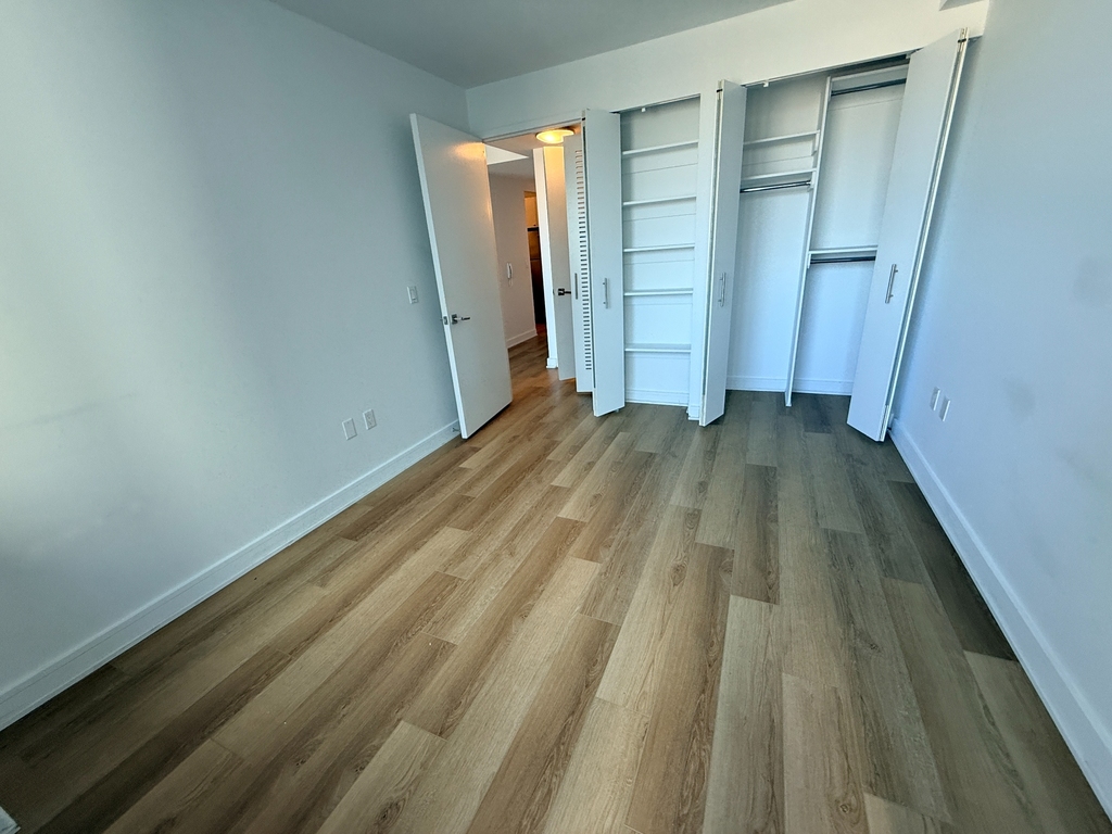 Crescent Street - Photo 1