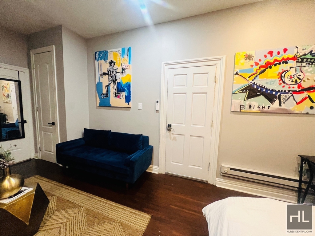 886 Hancock Street - Photo 2
