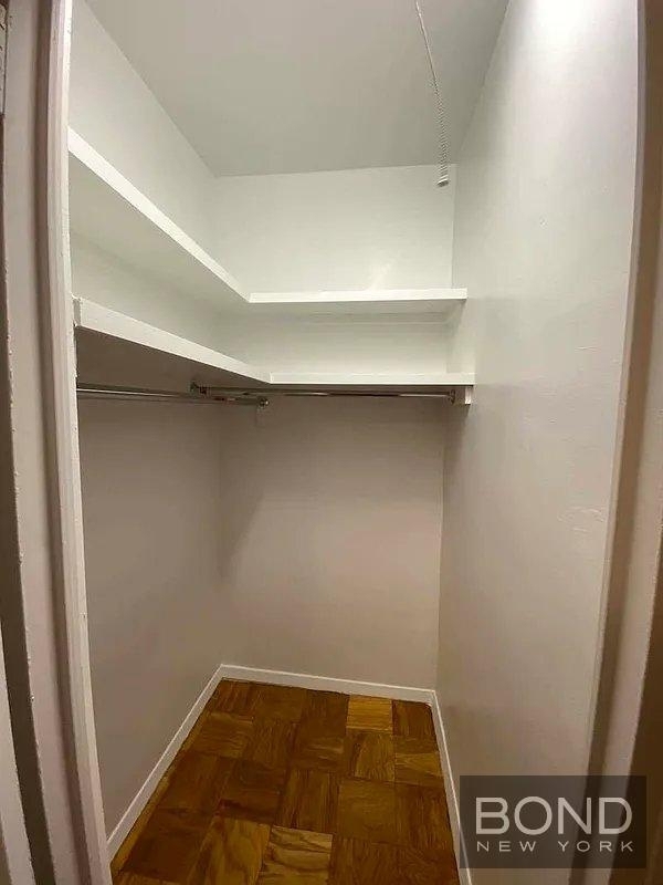 East 63rd Street - Photo 6