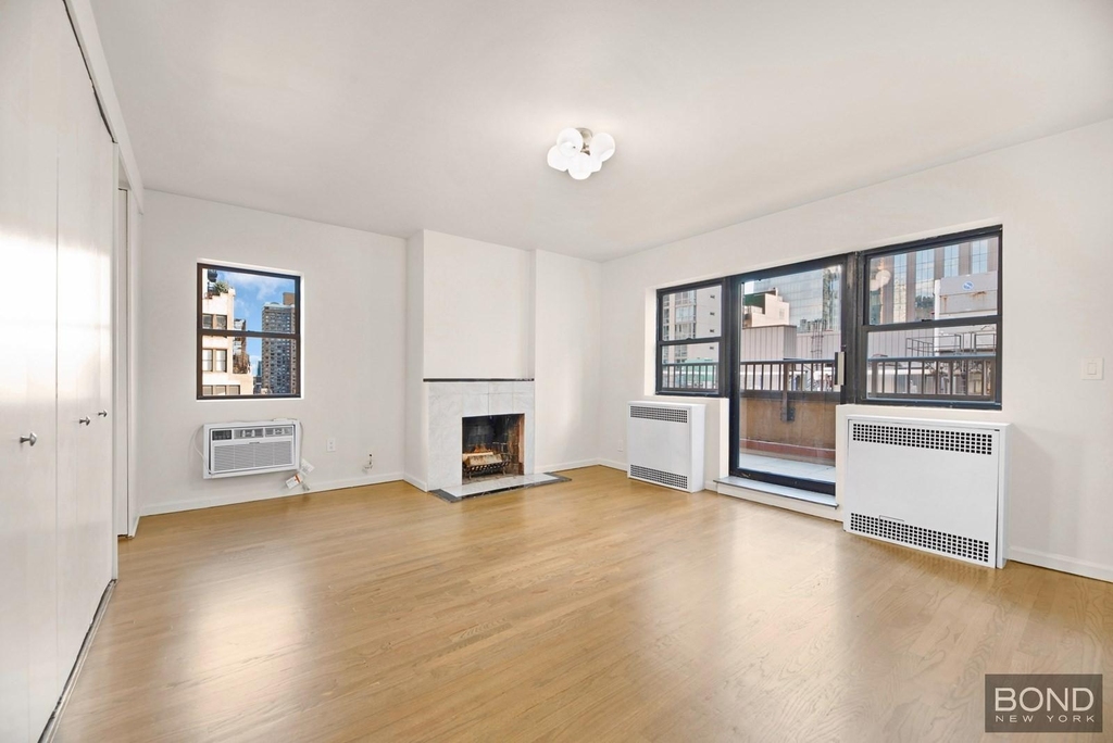 Madison Avenue - Photo 0