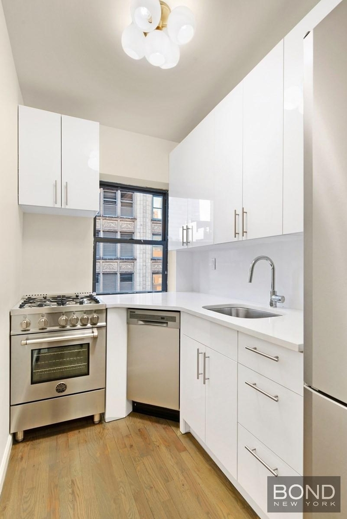 Madison Avenue - Photo 2