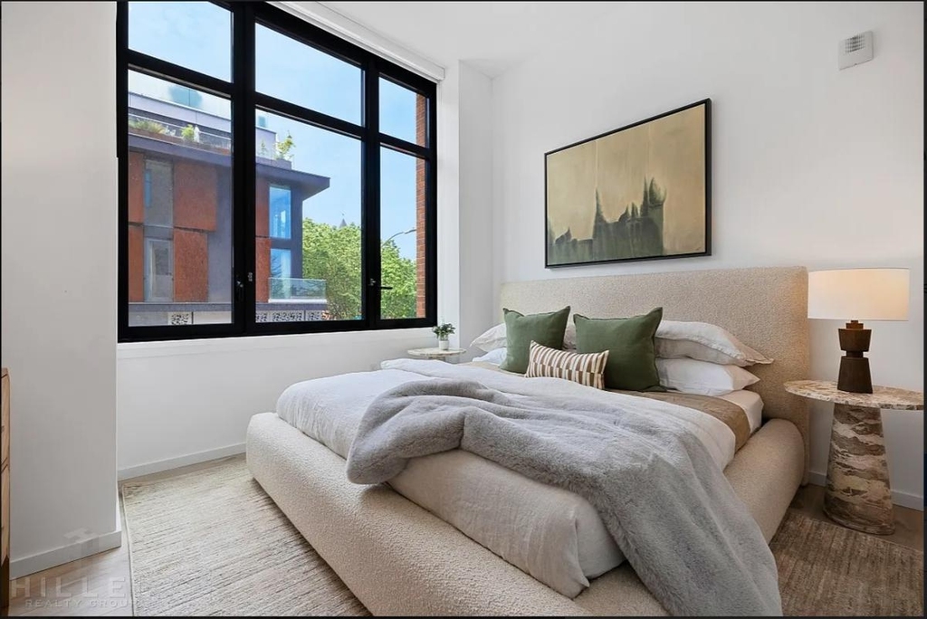 Degraw Street - Photo 6