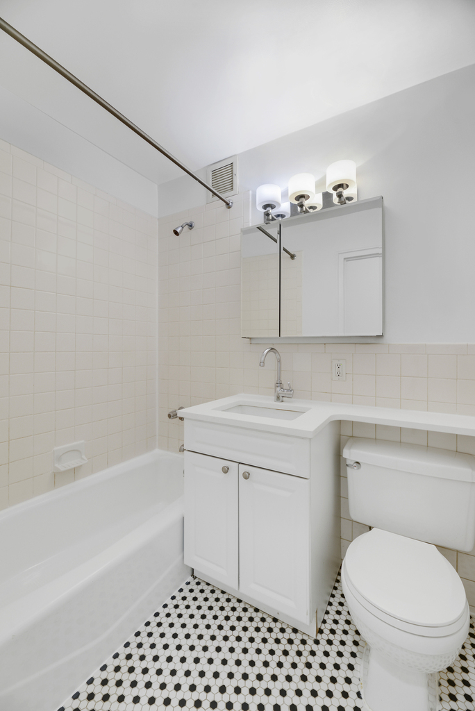 Madison Avenue - Photo 5
