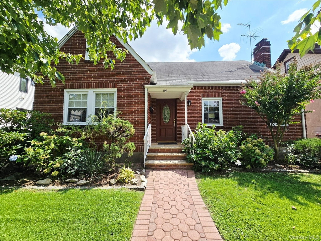 190 Bryant Avenue - Photo 0