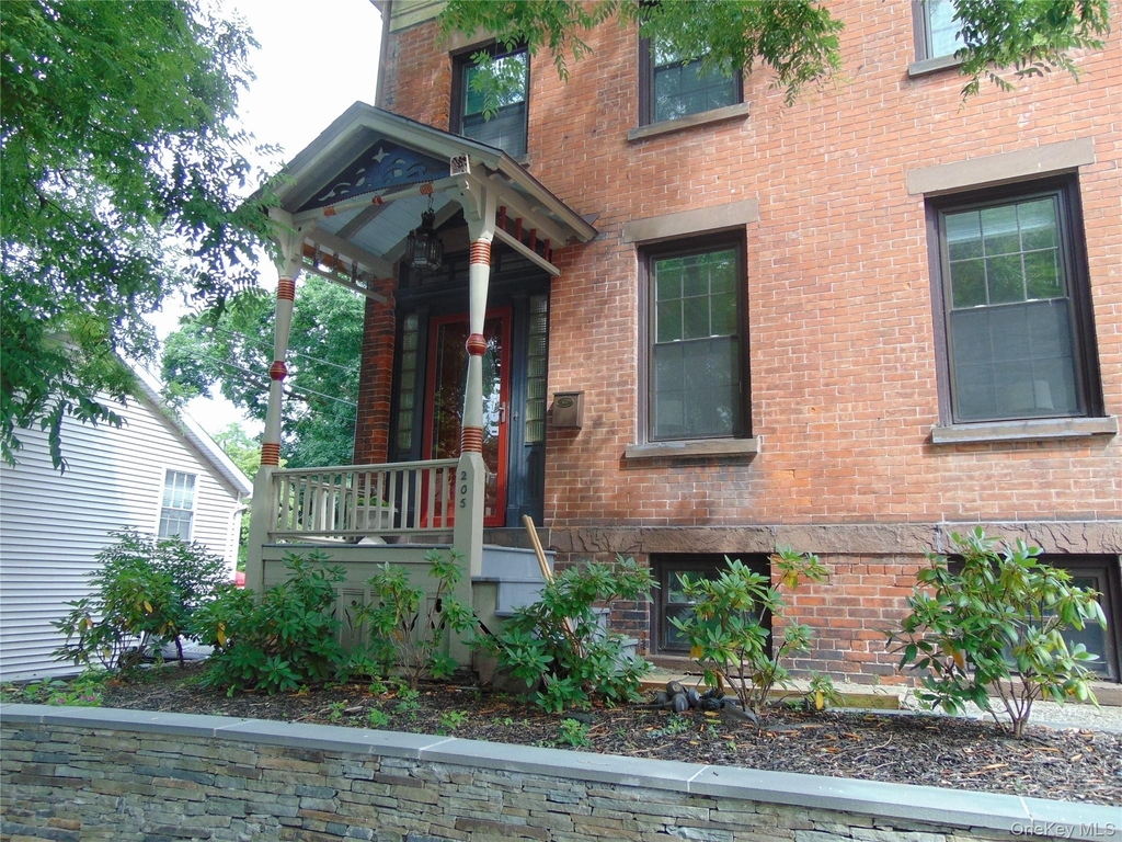 205 Union Street - Photo 0