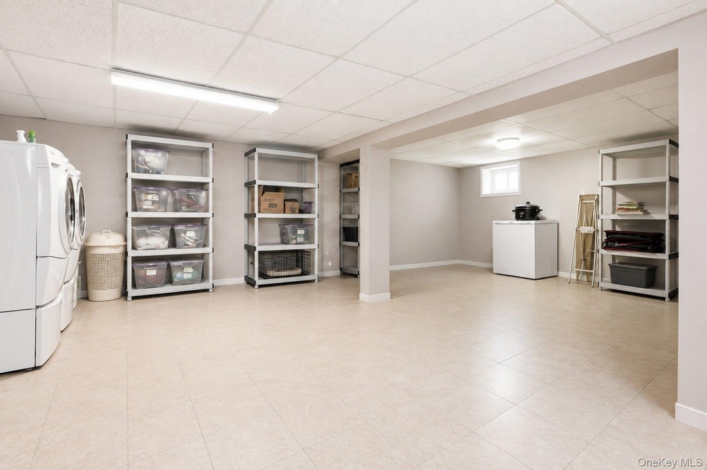 442 Langley Avenue - Photo 10