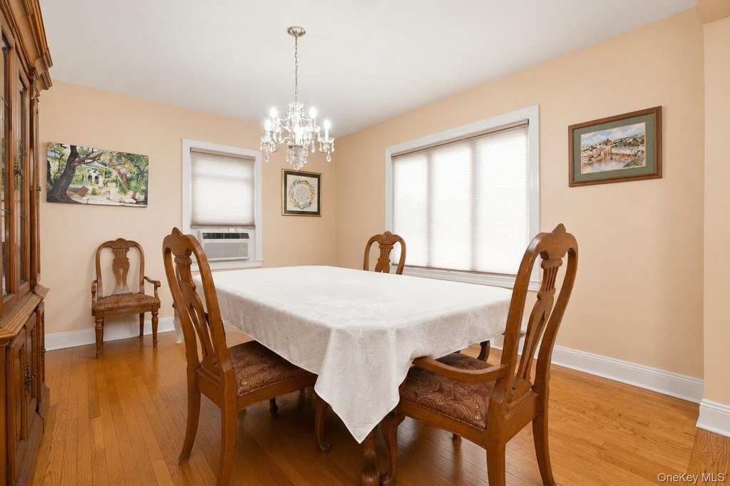 442 Langley Avenue - Photo 1