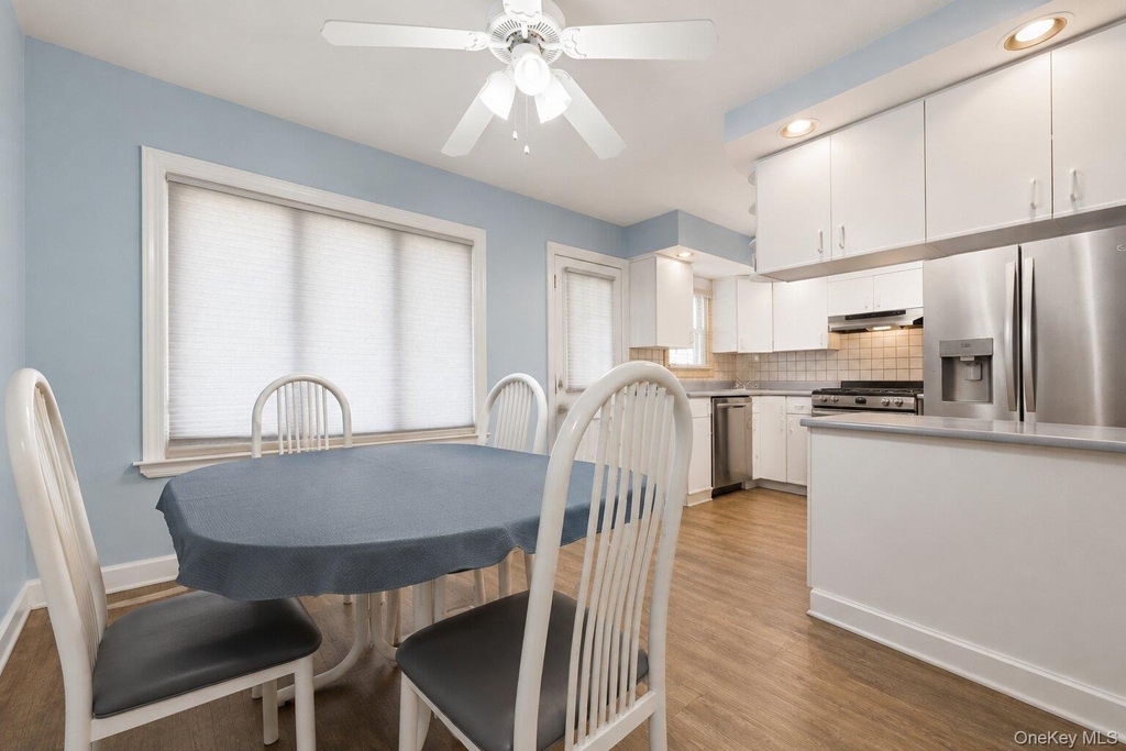 442 Langley Avenue - Photo 3