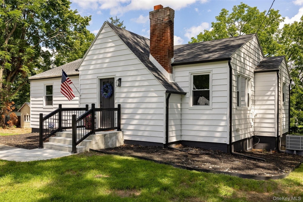 34 Lakeview Avenue - Photo 1