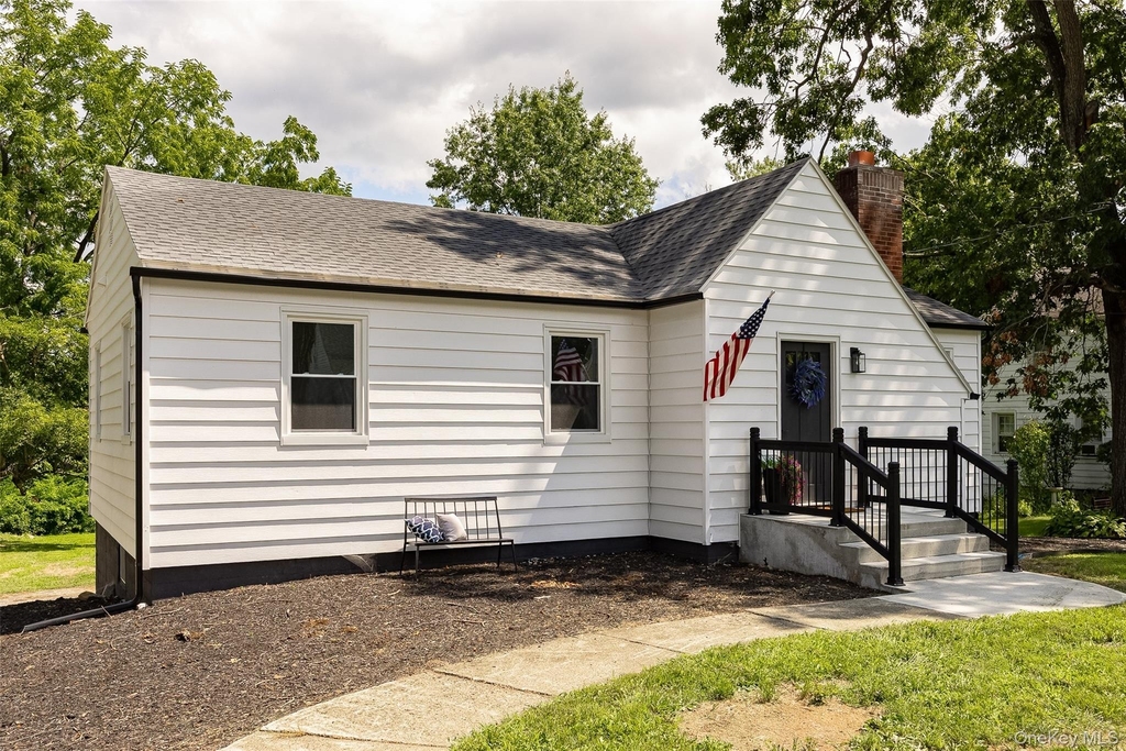 34 Lakeview Avenue - Photo 2