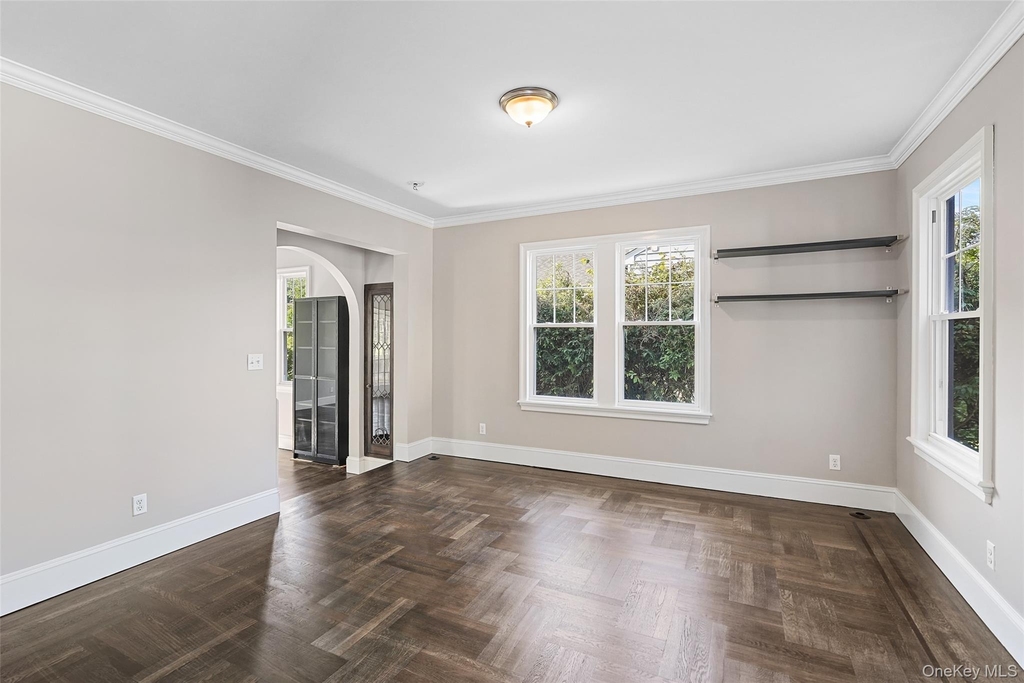 288 Crestwood Avenue - Photo 7