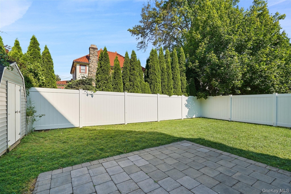 288 Crestwood Avenue - Photo 10