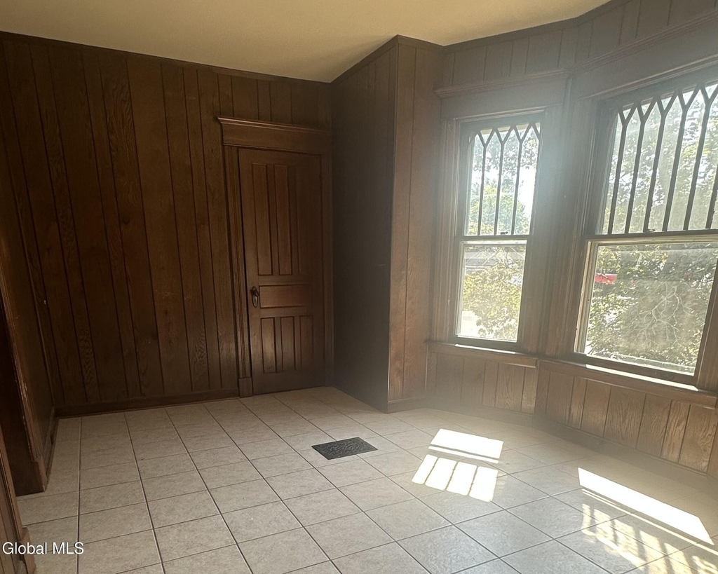 1617 Campbell Avenue - Photo 5