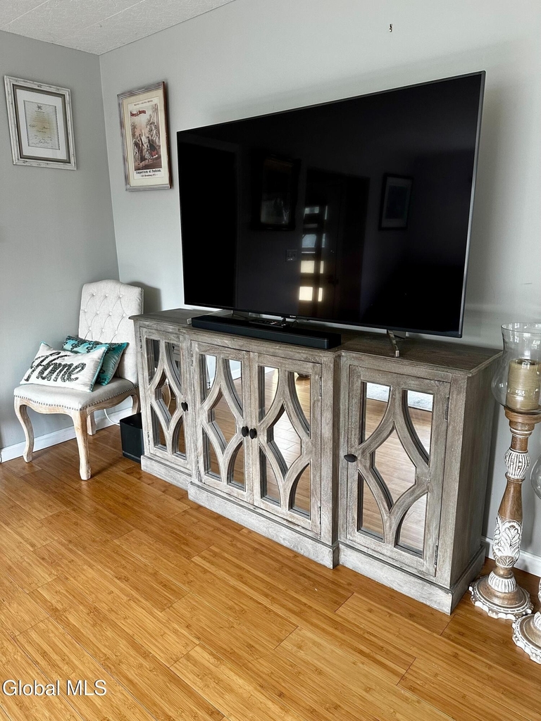 81 Monroe Street - Photo 3