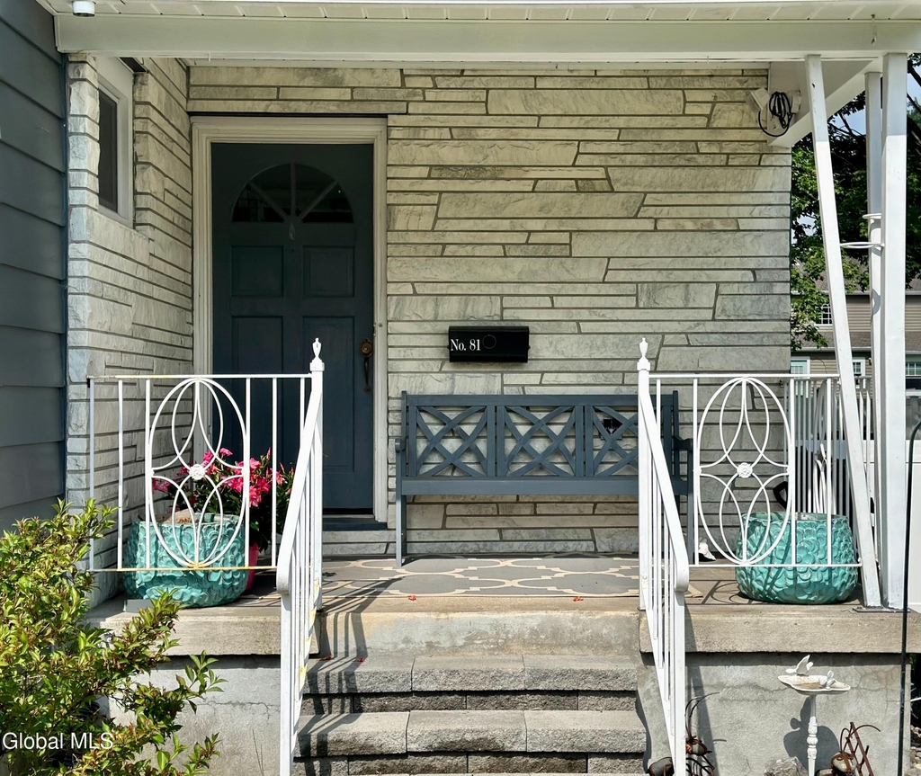 81 Monroe Street - Photo 1