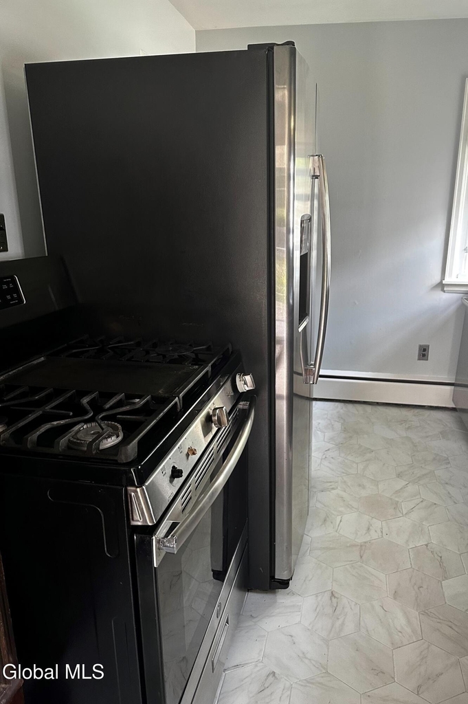81 Monroe Street - Photo 6