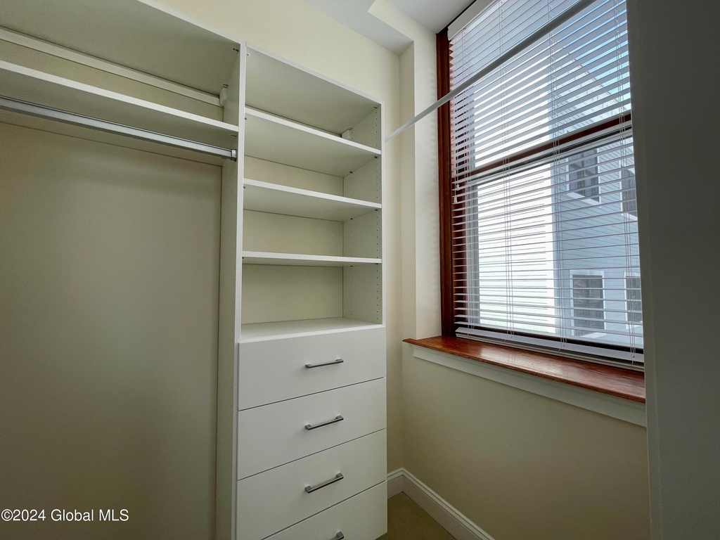 233 Lake Avenue - Photo 8
