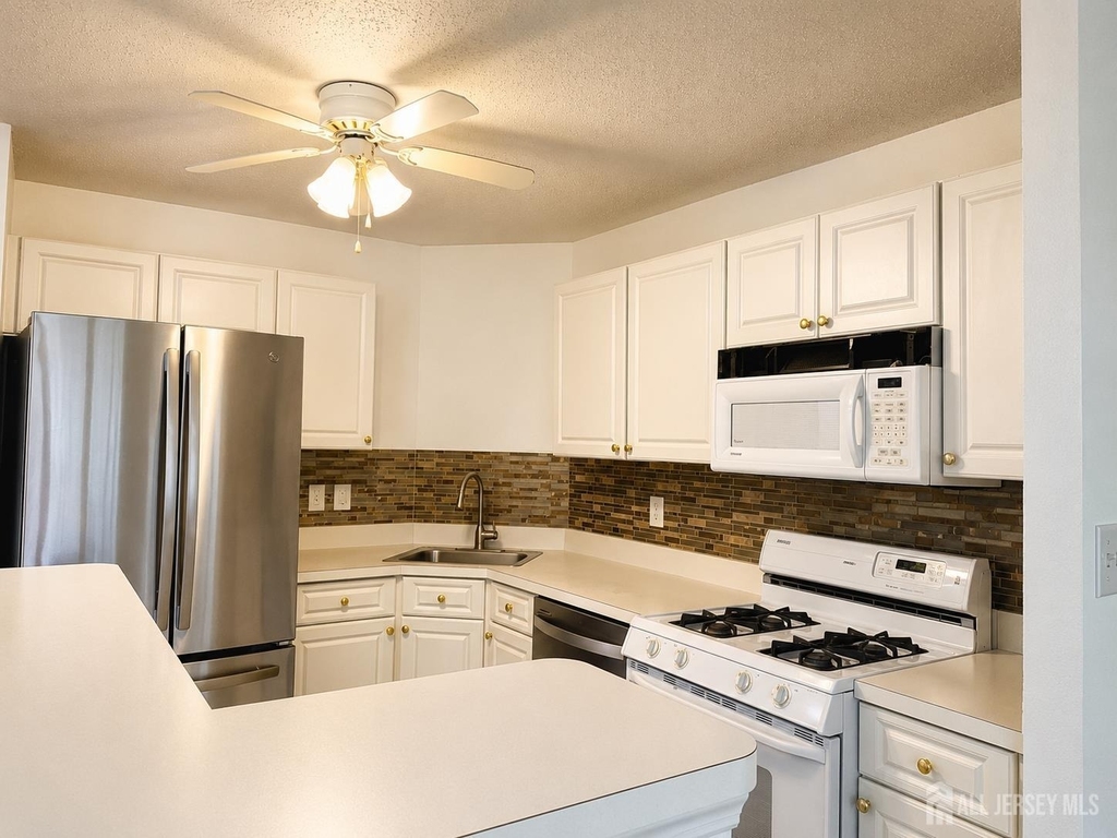 207 Prestwick Way - Photo 3