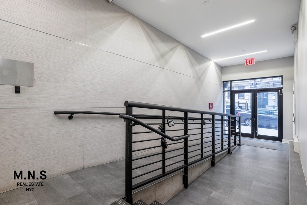 531 W 159th Street - Photo 9