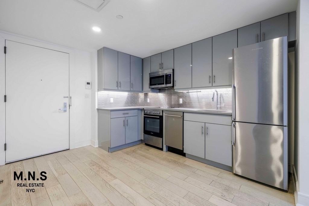 531 W 159th Street - Photo 2