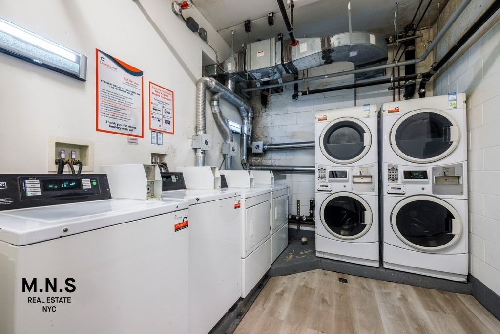531 W 159th Street - Photo 6