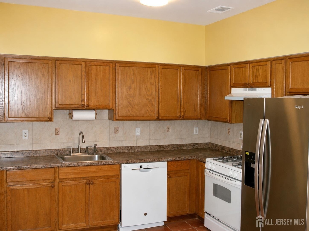 727 Lucy Court - Photo 4