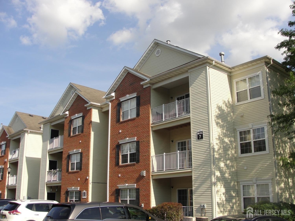 727 Lucy Court - Photo 1