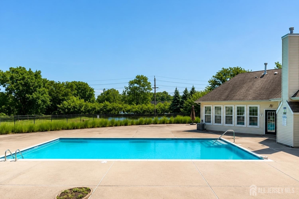 727 Lucy Court - Photo 16