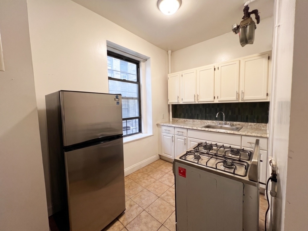 414 W 121st Street - Photo 10