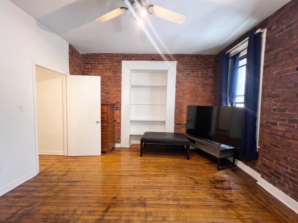 414 W 121st Street - Photo 6