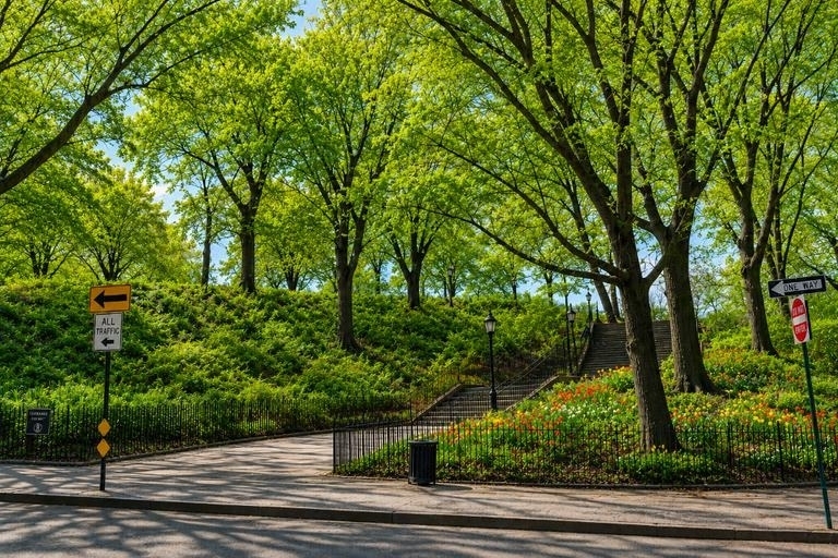 550 Riverside Drive - Photo 12