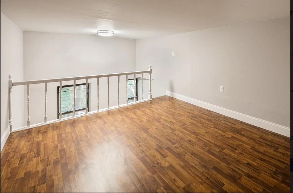 456 W 22nd Street - Photo 2