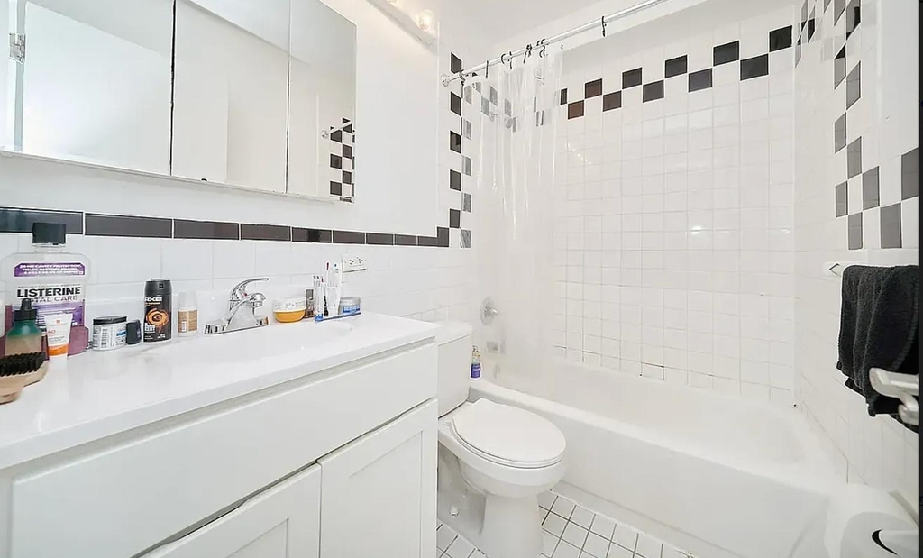 337 W 43rd Street - Photo 5