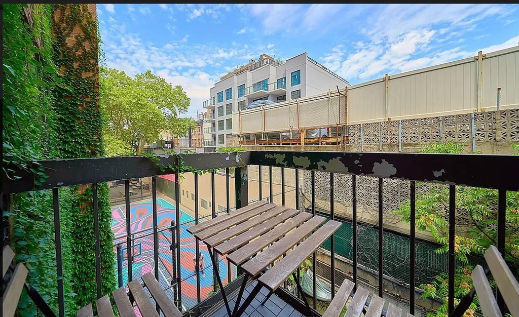 337 W 43rd Street - Photo 7