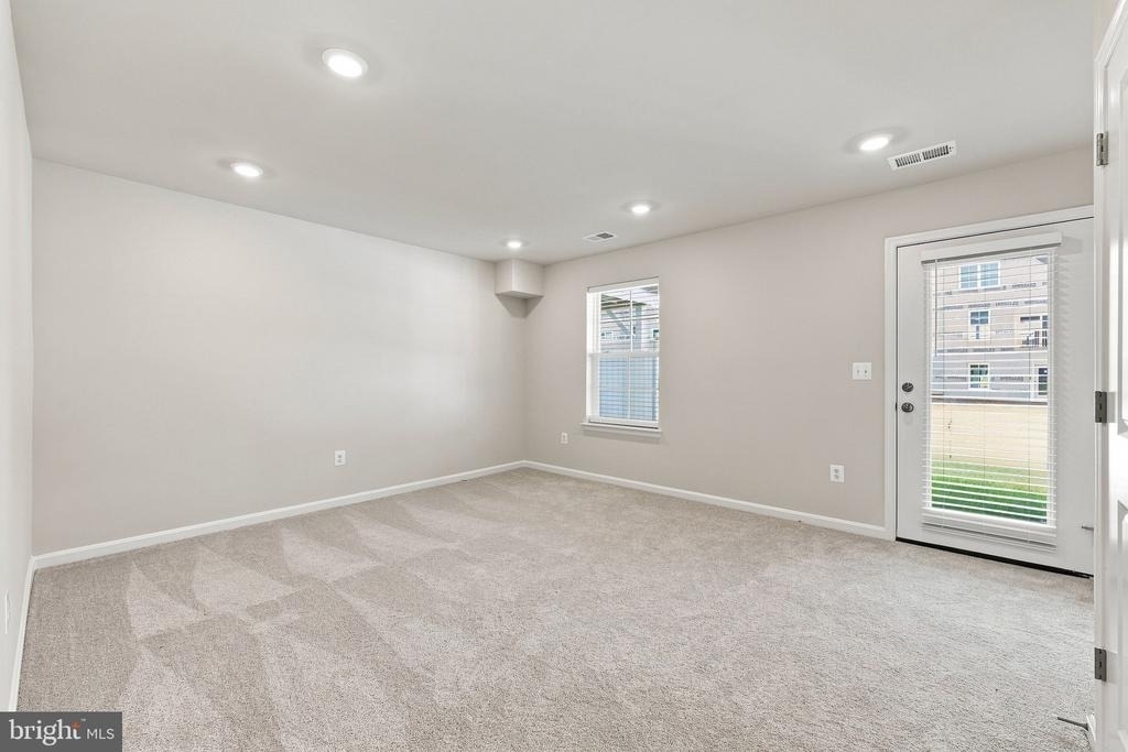 432 Seeback Dr - Photo 4