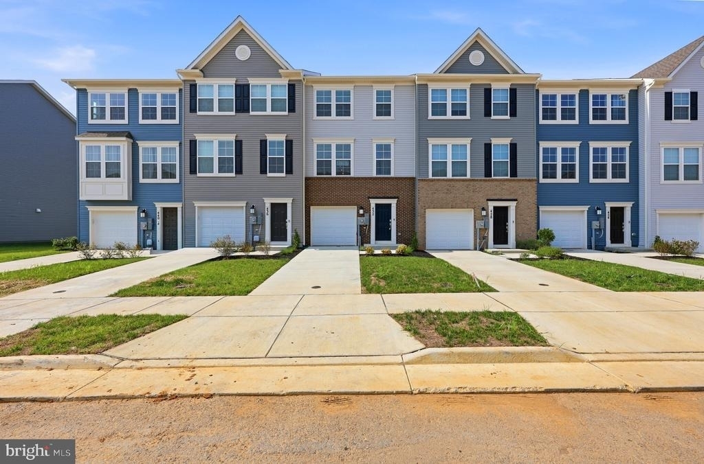 432 Seeback Dr - Photo 0