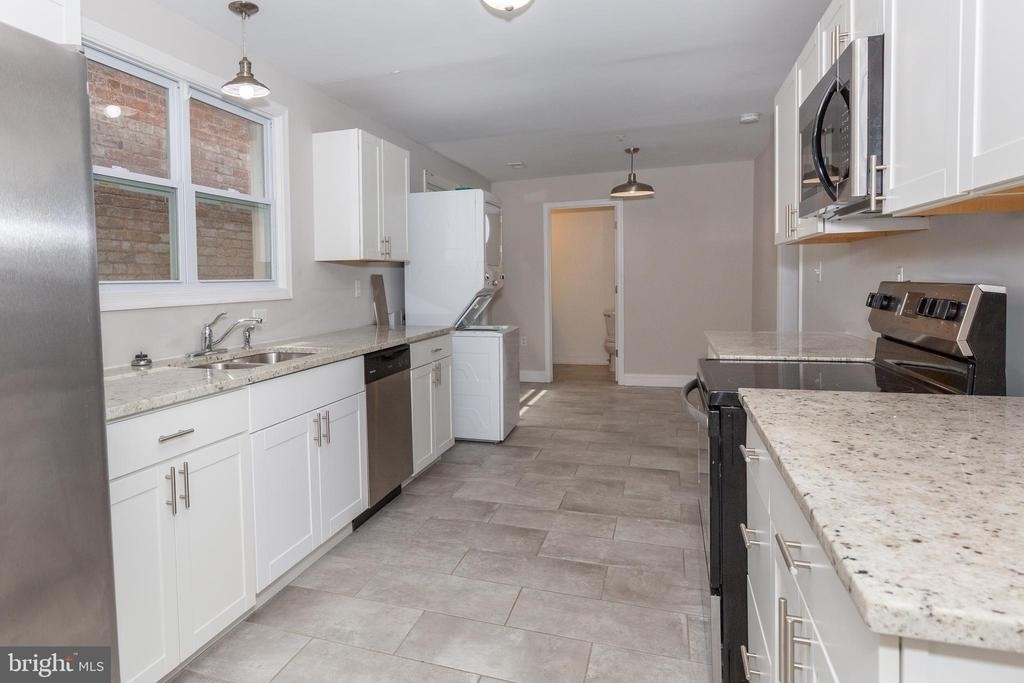 212 W Burke Street - Photo 14