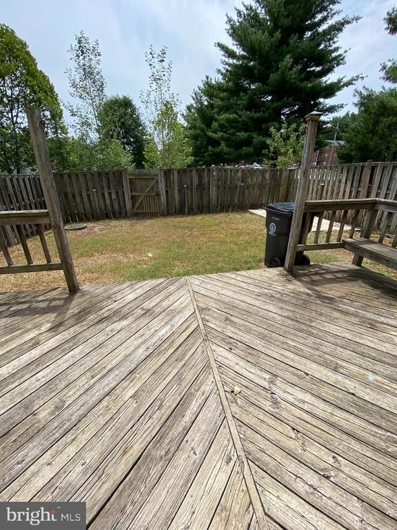 8701 Point Of Woods Drive - Photo 13