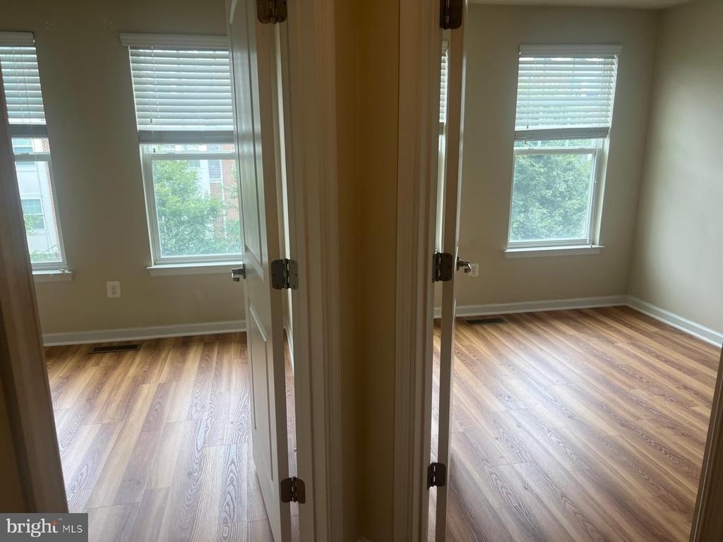 25550 Feltre Terrace - Photo 16