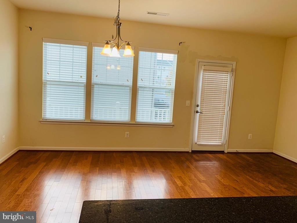 25550 Feltre Terrace - Photo 5