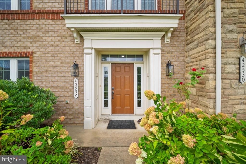 42532 Rowderbury Square - Photo 3