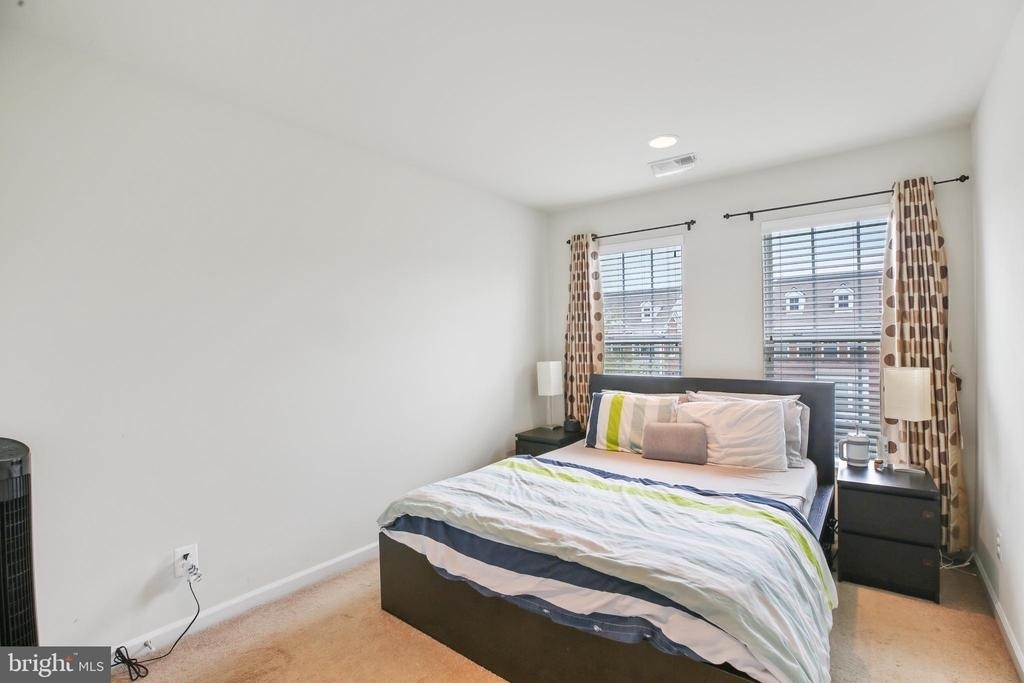 25501 Amber Gate Terrace - Photo 21