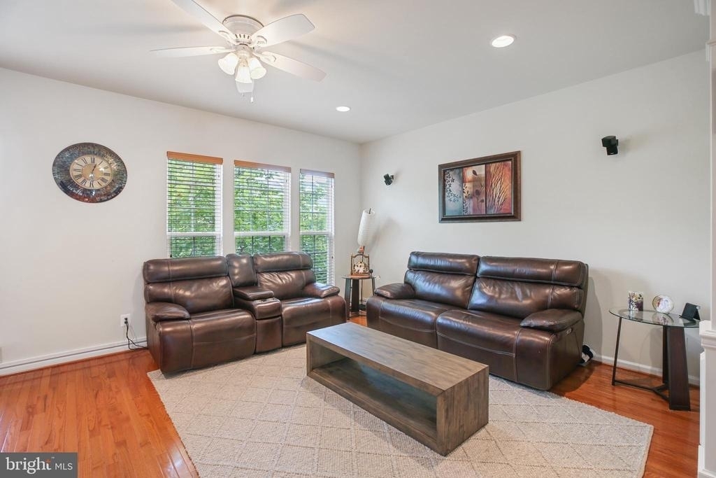 25501 Amber Gate Terrace - Photo 9
